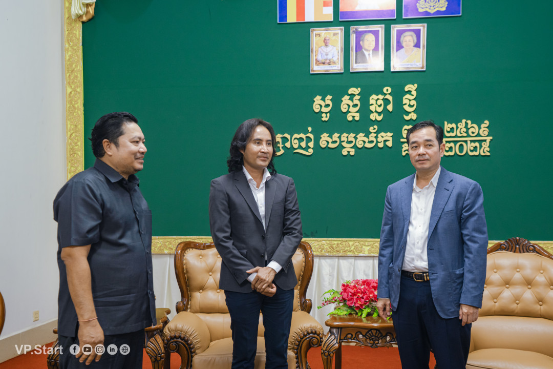 VP.Start Presents Innovative Technology to the Governor of Kampong Cham Province