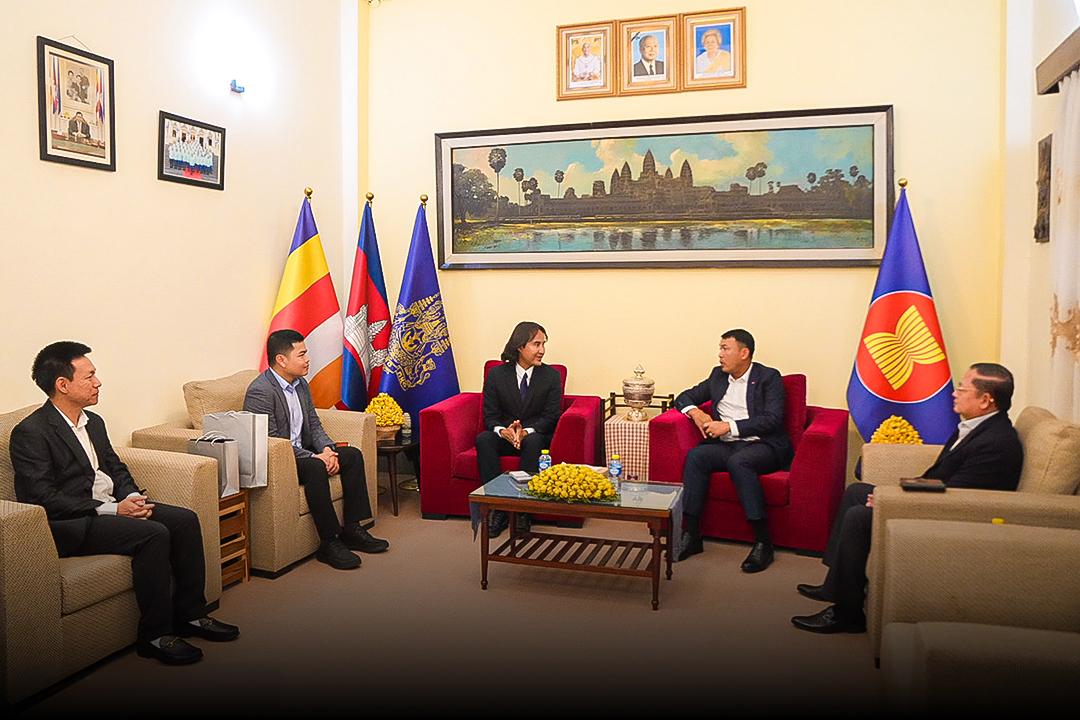 VP.Start Showcases Homegrown Cambodian Technology and Innovation to the Ambassador of Cambodia to Laos